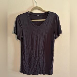 Vneck short sleeve T-shirt